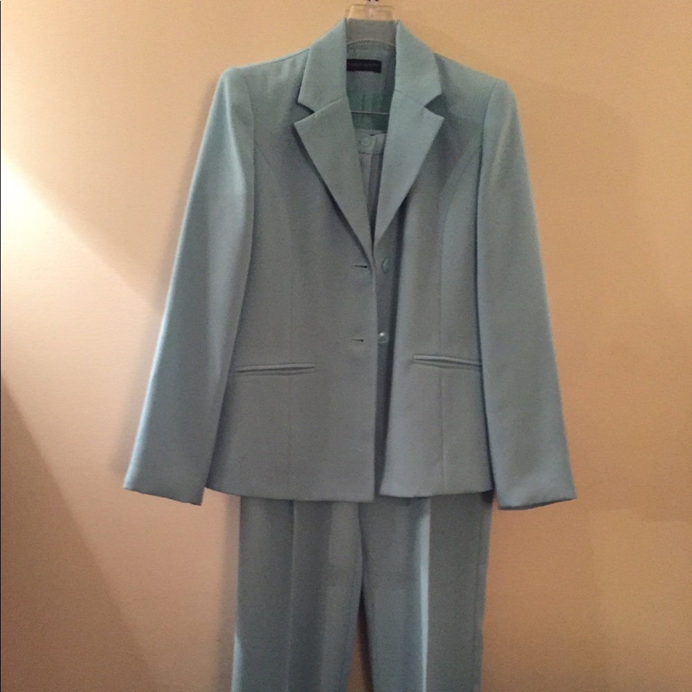 Karen Scott Suit